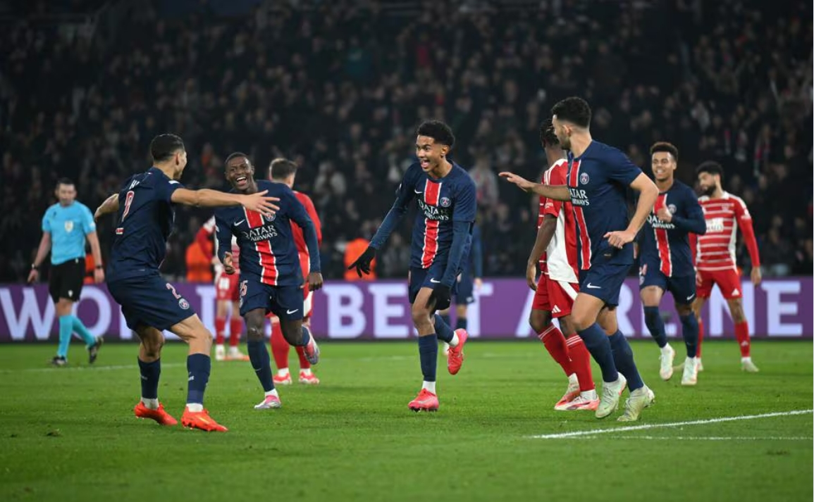 巴黎主场失利，欧冠冠军梦破碎