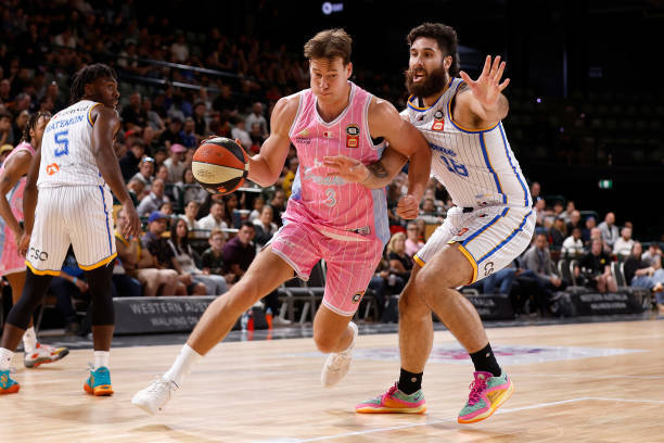 关于新西兰篮球联赛锦标赛场场赛事热播的信息