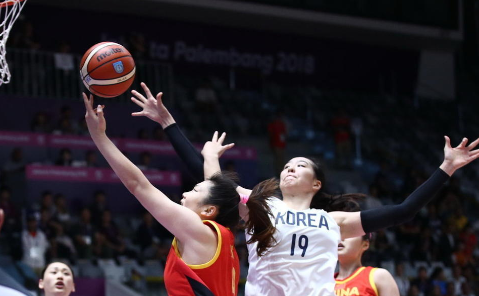 中国队险胜韩国队，马琳点燃赛场